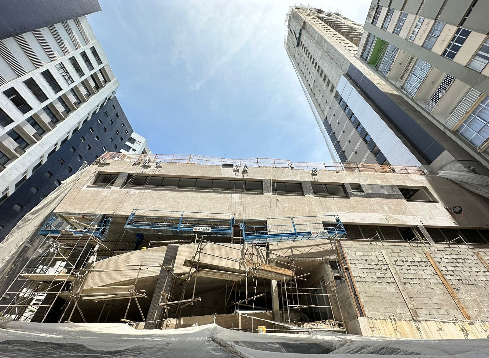 Vista Fachada Lateral 02 - Periferia