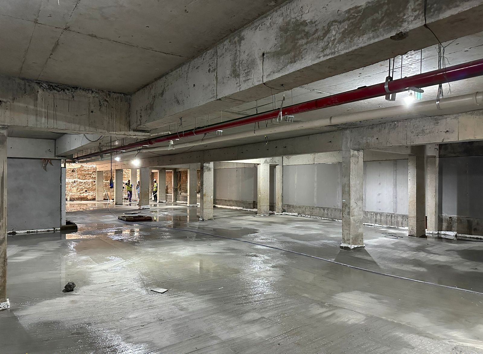 Cura Úmida de Lastro em Concreto - Garagem 04